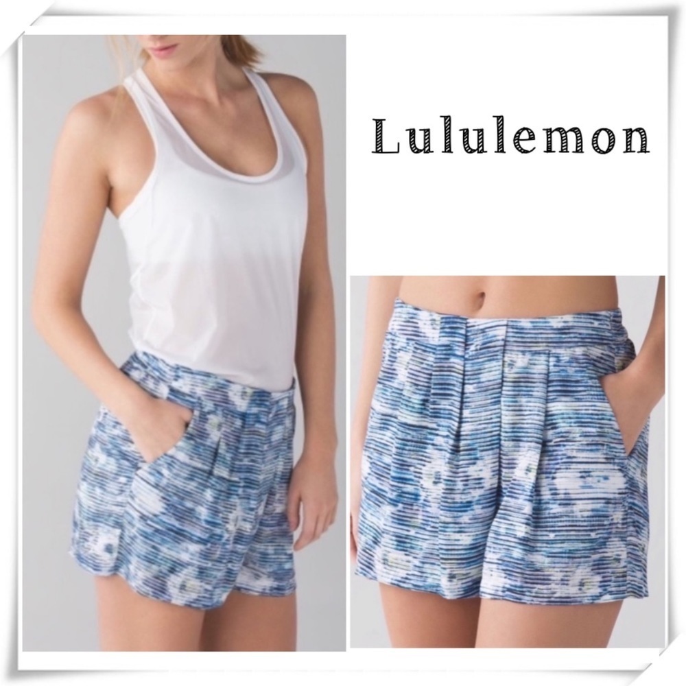 LULULEMON &go Keepsake Blurry Shorts in Belle Multi Blue